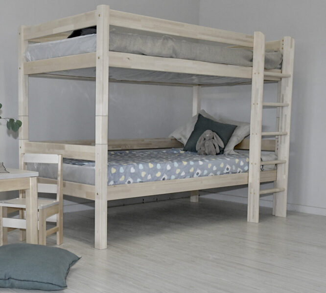 DIVSTĀVU KOKA GULTAS