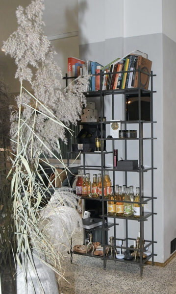 VITRĪNAS / PLAUKTU SISTĒMAS